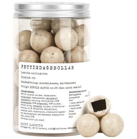 Fettisdagsbollar – saltlakrits, vit choklad, mandelmassa & kardemumma - Haupt Lakrits