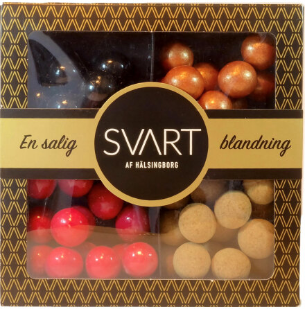 En salig blandning - kolalakrits, kopparlakrits, hallonlakrits, vit chokladlakrits - Svart af H�lsingborg